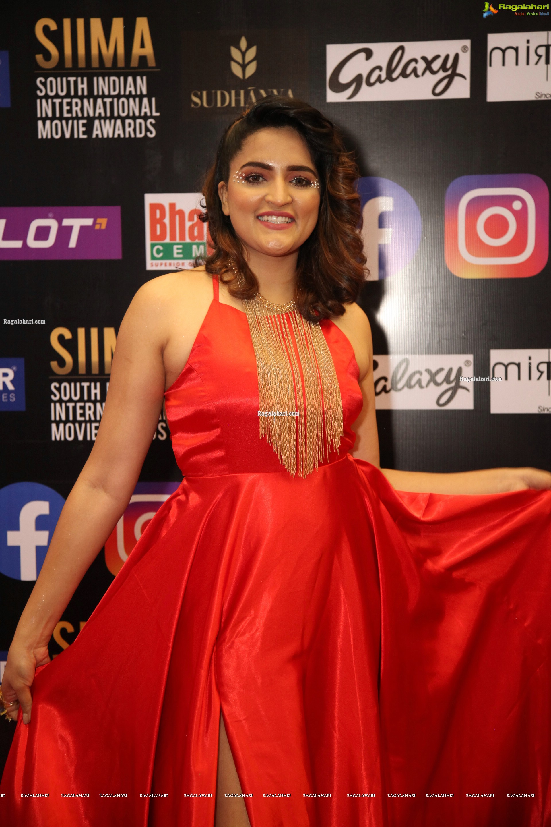 Sukrutha Wangle At SIIMA Awards 2021, HD Photo Gallery