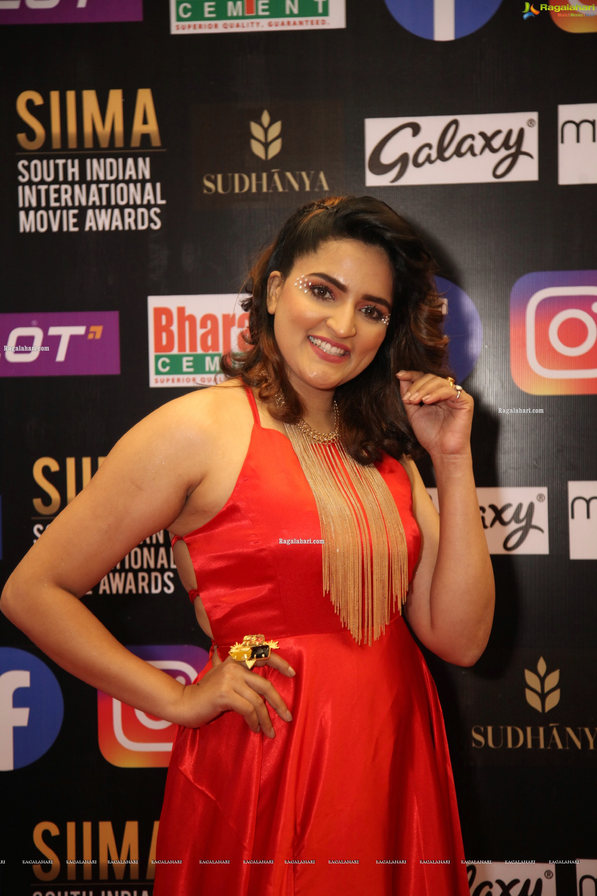 Sukrutha Wangle At SIIMA Awards 2021, HD Photo Gallery