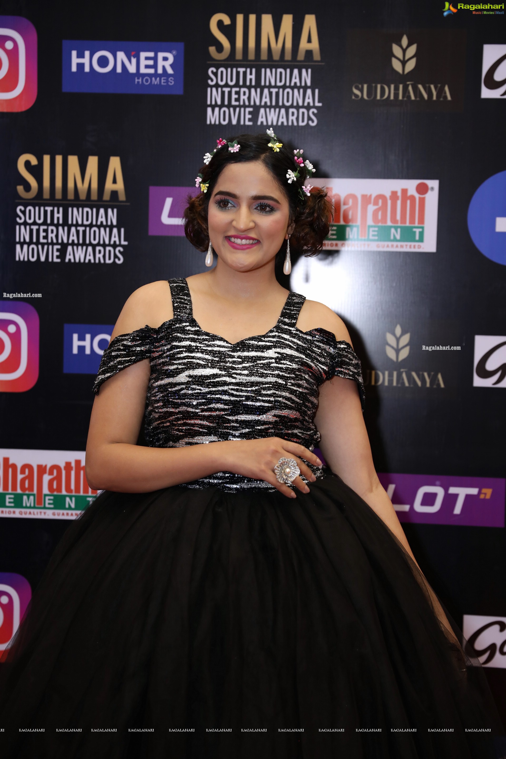 Sukrutha Wangle At SIIMA Awards 2021 Day 2, HD Photo Gallery