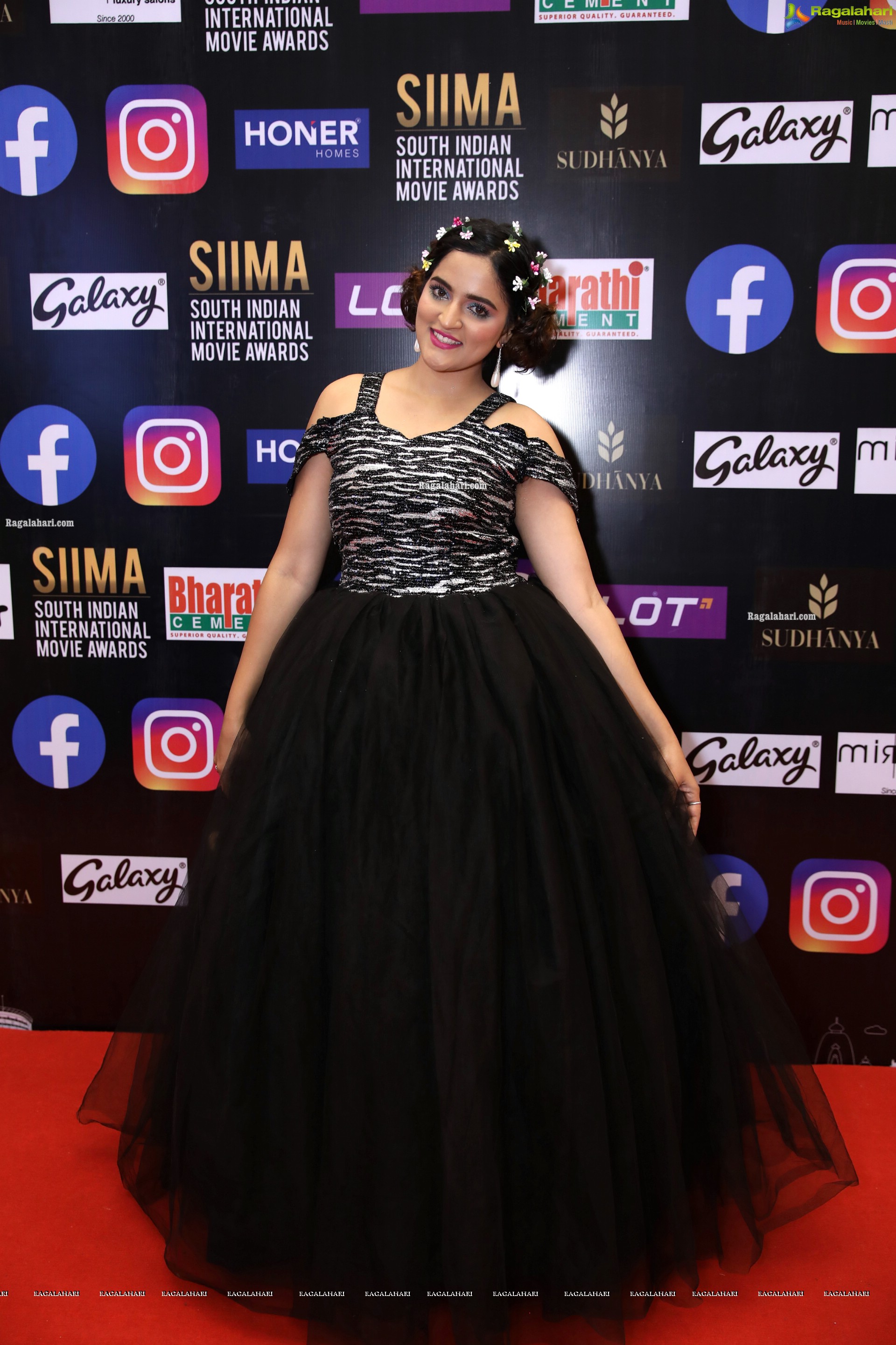 Sukrutha Wangle At SIIMA Awards 2021 Day 2, HD Photo Gallery
