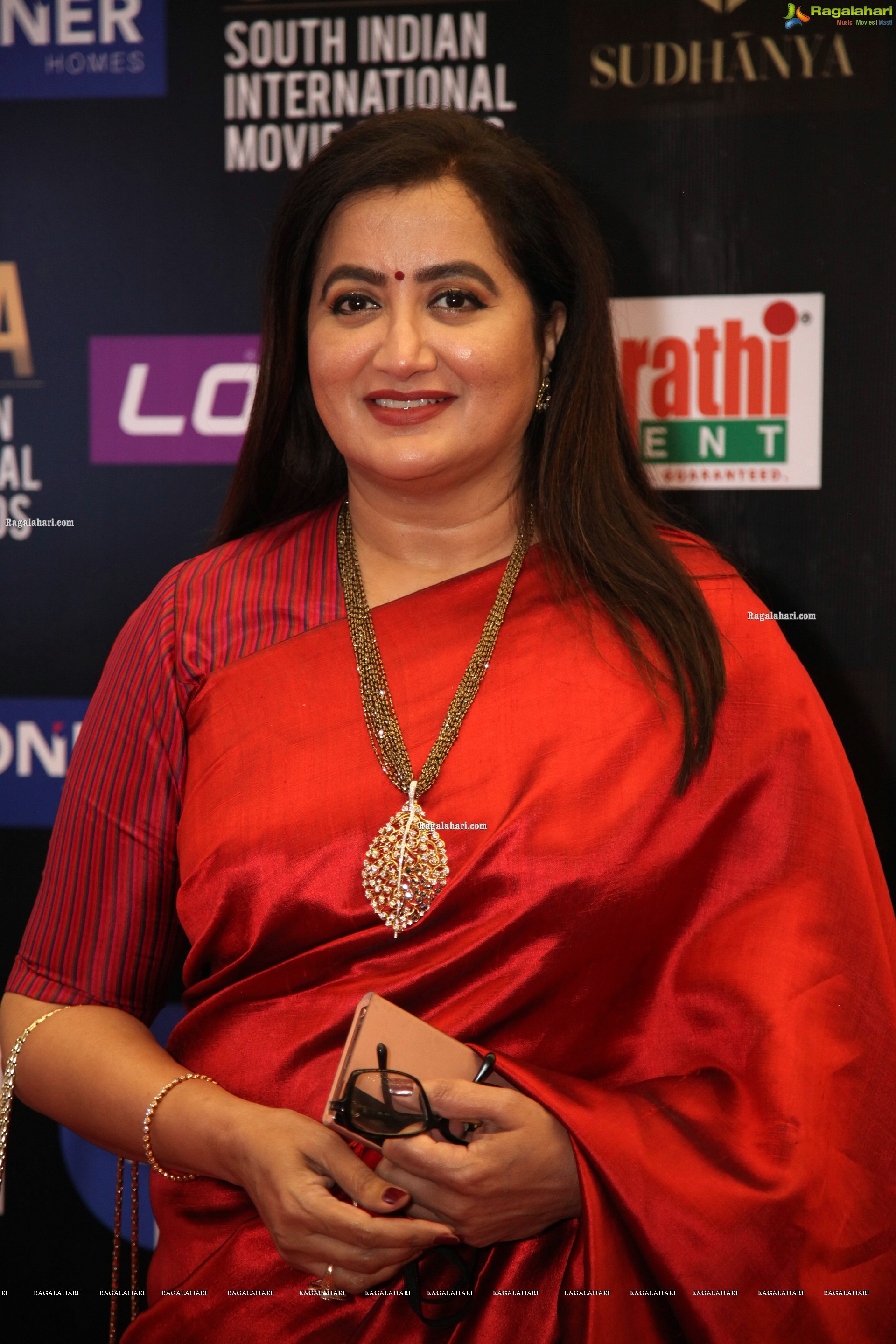 Sumalatha Ambareesh At SIIMA Awards 2021, HD Photo Gallery