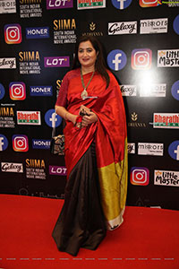 Sumalatha Ambareesh At SIIMA Awards 2021