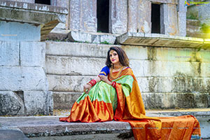 Udaya Bhanu Latest Photoshoot in Green Silk Saree