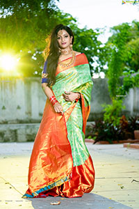 Udaya Bhanu Latest Photoshoot in Green Silk Saree