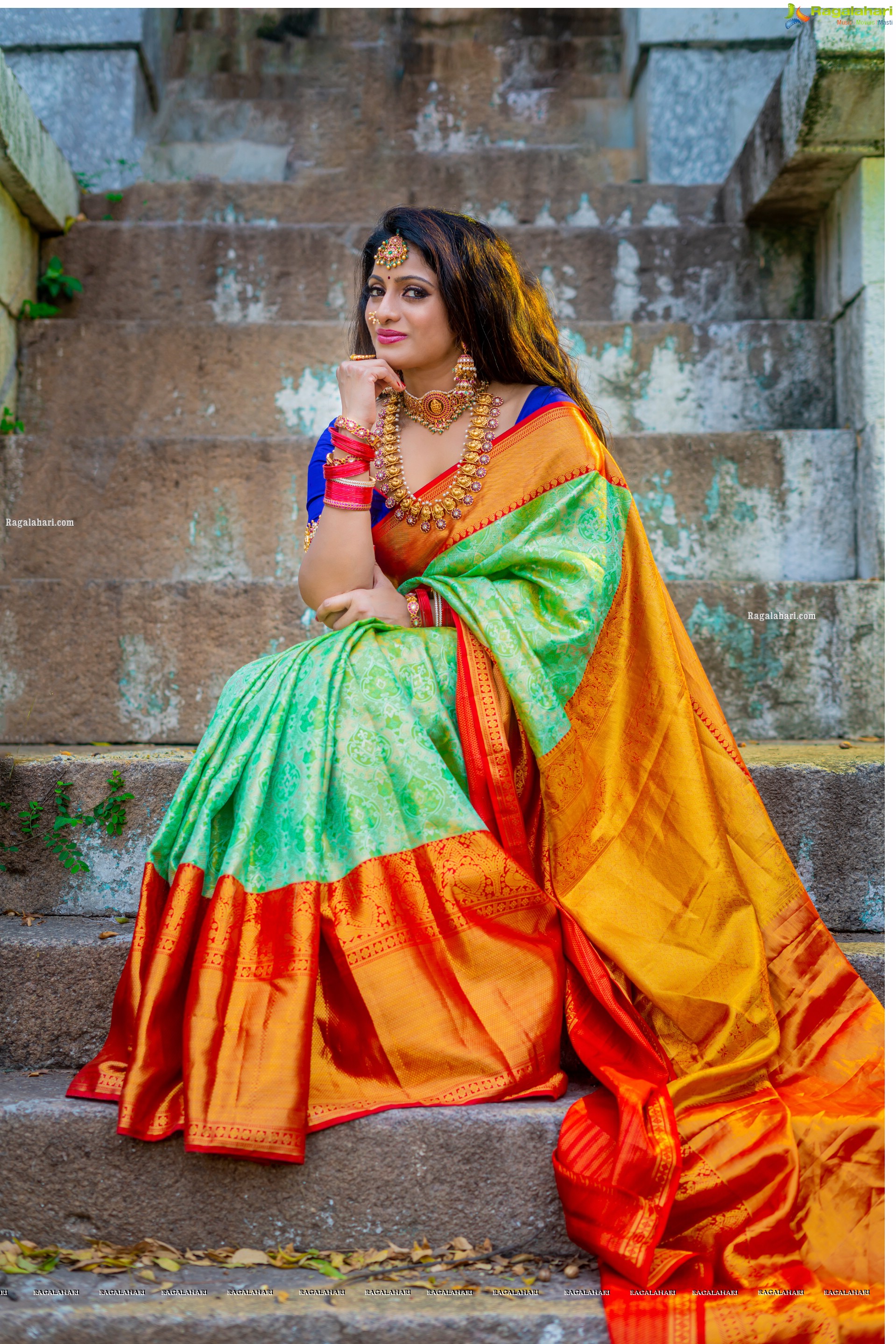 Udaya Bhanu Latest Photoshoot in Green Silk Saree, HD Gallery