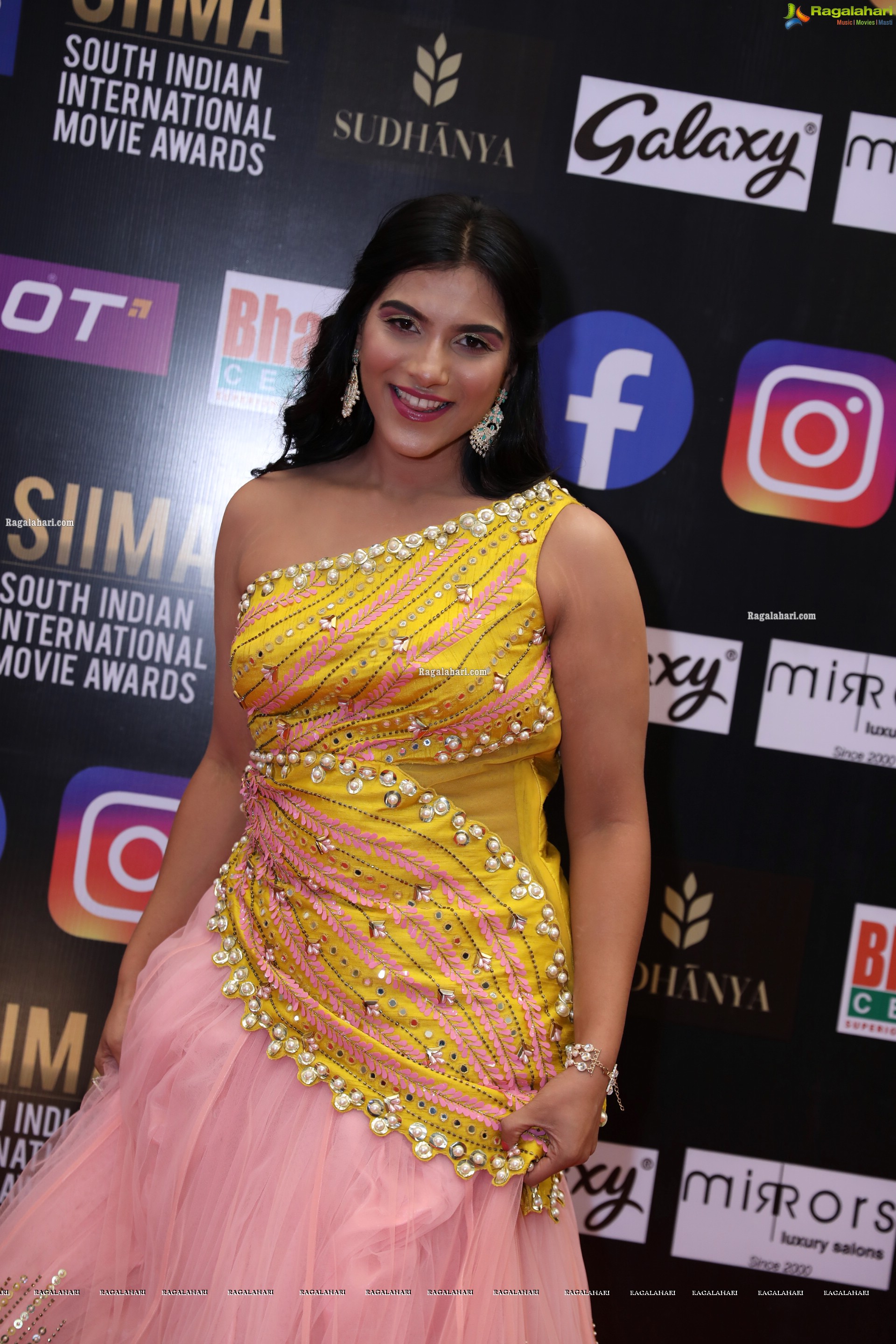 Vainidhi Jagadish at SIIMA Awards 2021 Day 2, HD Photo Gallery