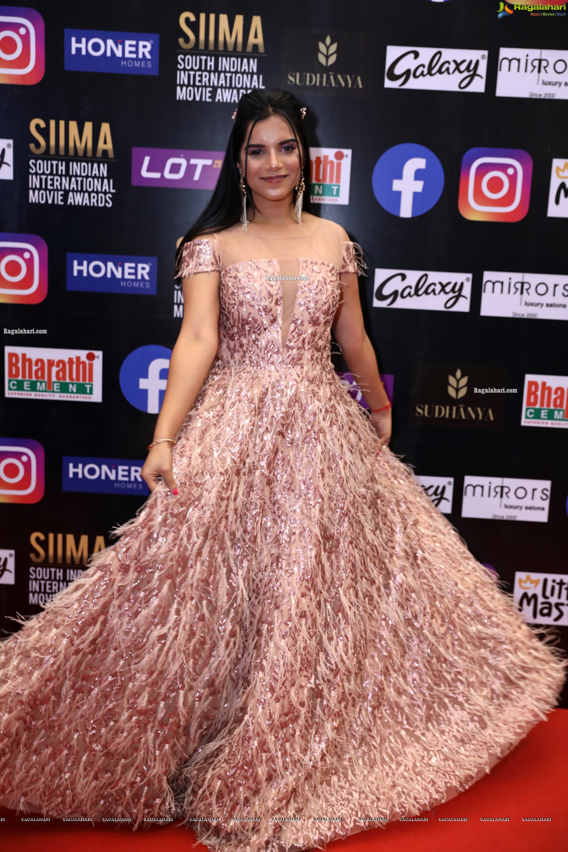 Vaisiri Jagadish at SIIMA Awards 2021 Day 2, HD Photo Gallery