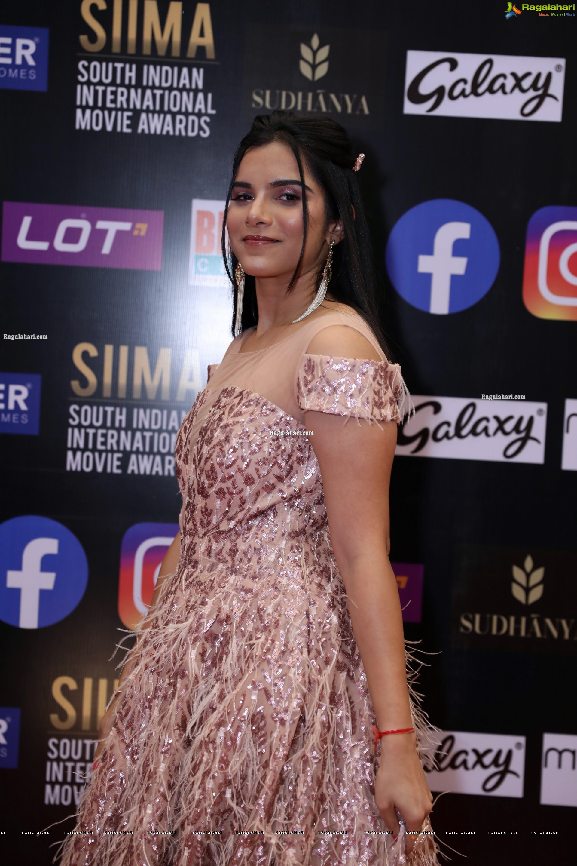 Vaisiri Jagadish at SIIMA Awards 2021 Day 2, HD Photo Gallery
