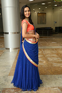 Vennela Amiga Stills in Blue and Orange Designer Lehenga