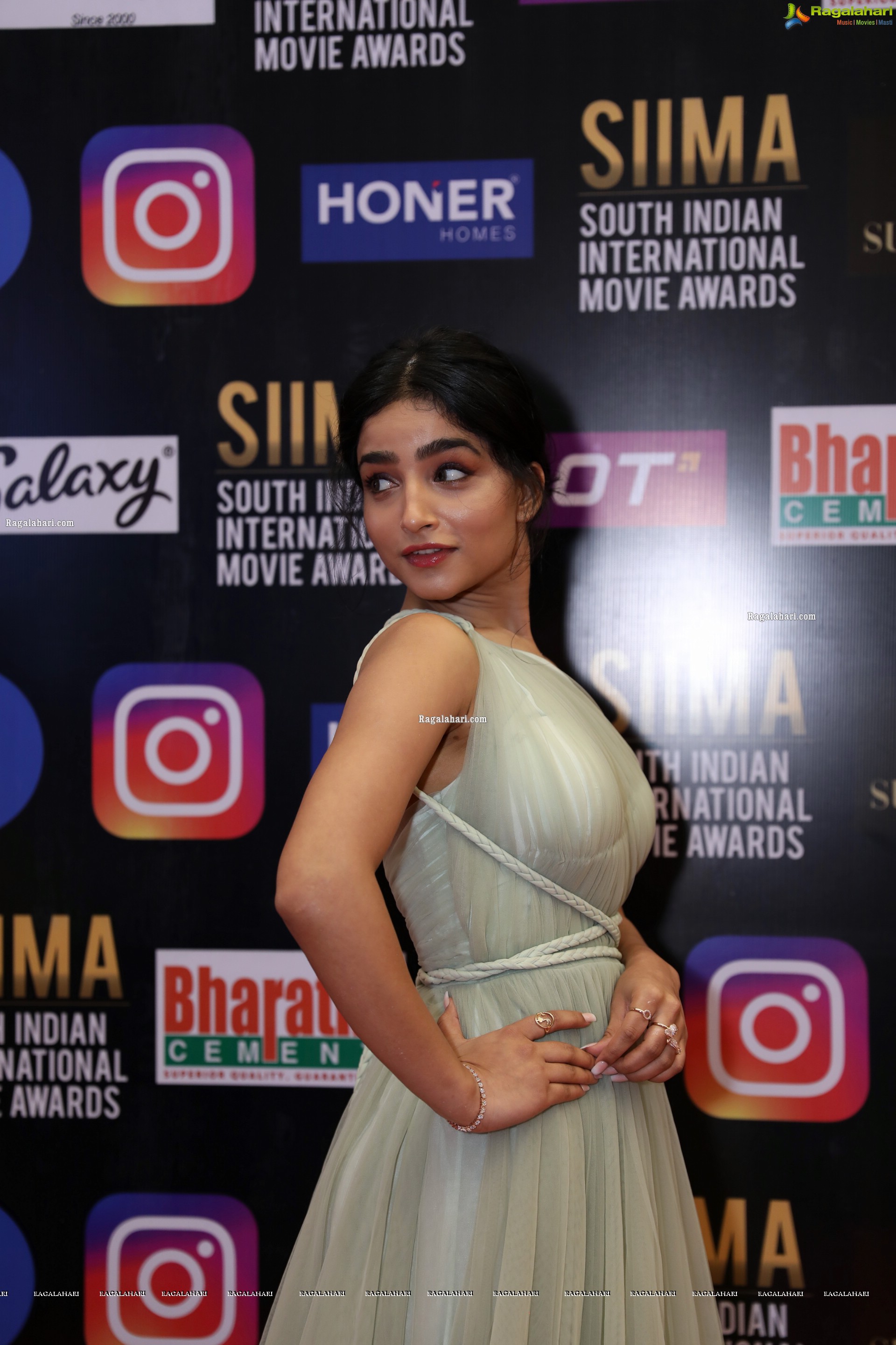 Vishakha Dhiman at SIIMA Awards 2021 Day 2, HD Photo Gallery