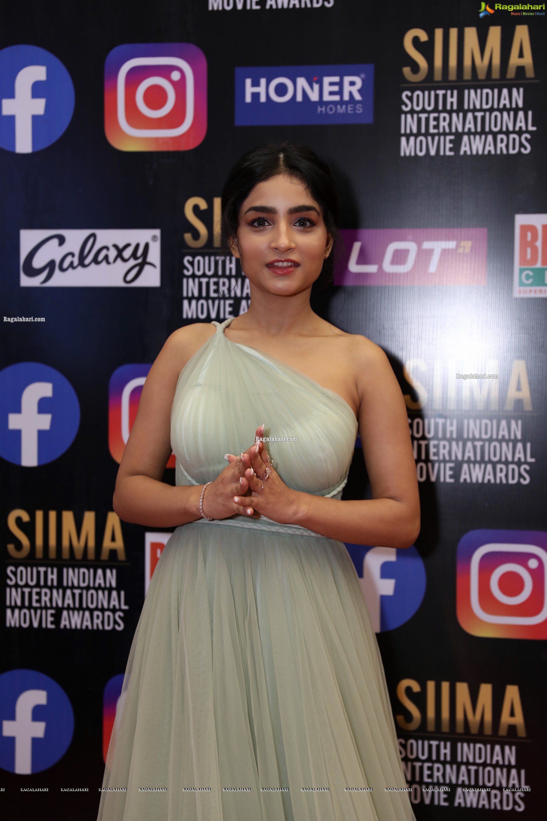 Vishakha Dhiman at SIIMA Awards 2021 Day 2, HD Photo Gallery