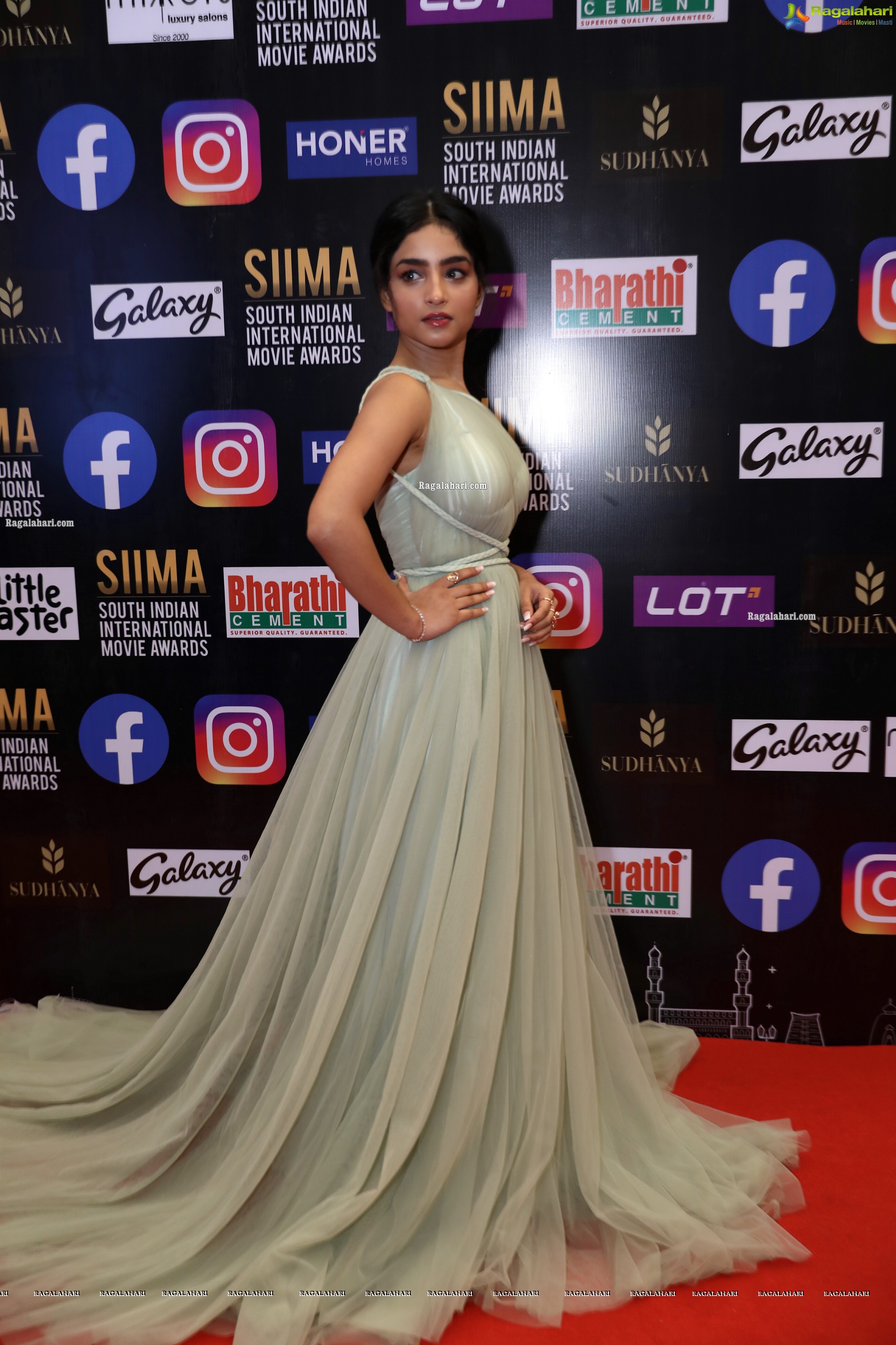 Vishakha Dhiman at SIIMA Awards 2021 Day 2, HD Photo Gallery