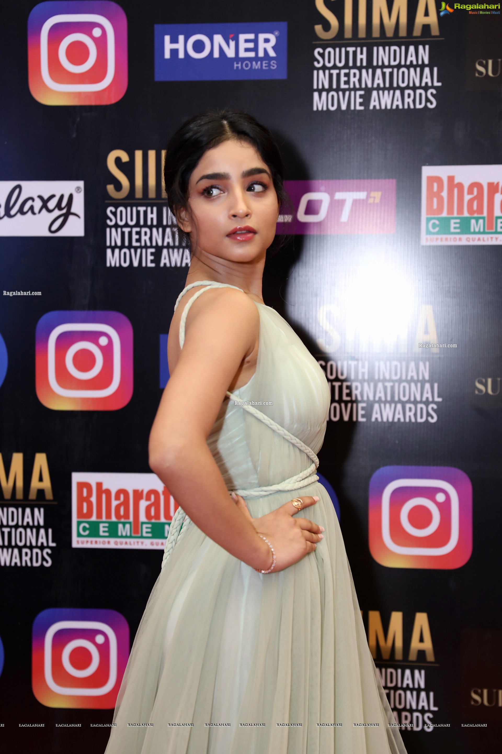 Vishakha Dhiman at SIIMA Awards 2021 Day 2, HD Photo Gallery