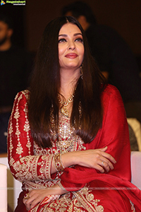 Aishwarya Rai at Ponniyin Selvan I Pre-Release Event