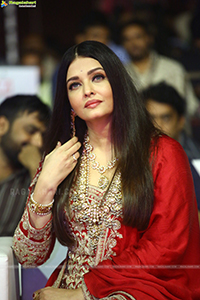 Aishwarya Rai at Ponniyin Selvan I Pre-Release Event