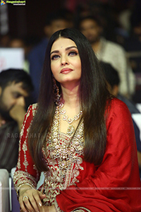 Aishwarya Rai at Ponniyin Selvan I Pre-Release Event