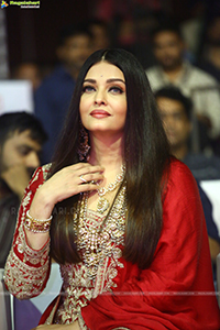 Aishwarya Rai at Ponniyin Selvan I Pre-Release Event