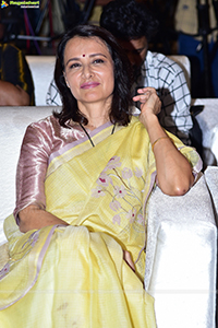 Amala Akkineni at Oke Oka Jeevitham Press Meet