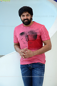 Arya at Captain Movie interview