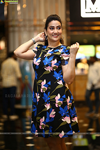 Anchor Manjusha at Swathi Muthyam Trailer Launch