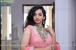 Saanve Megghana Poses With Jewellery