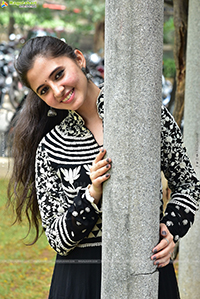 Preethi Asrani at Dongalunnaru Jaagratha Interview