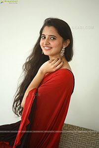 Preethi Asrani at Dongalunnaru Jaagratha Trailer Launch