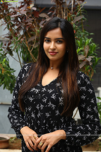 Pujita Ponnada at Aakasha Veedhullo Success Meet