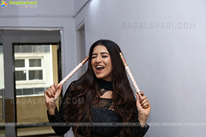 Rashi Singh at Hi Life Exhibition Oct 2022 Curtain Raiser