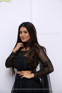 Rashi Singh at Hi Life Exhibition Oct 2022 Curtain Raiser