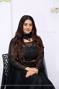 Rashi Singh at Hi Life Exhibition Oct 2022 Curtain Raiser