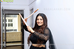 Rashi Singh at Hi Life Exhibition Oct 2022 Curtain Raiser