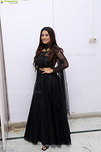 Rashi Singh at Hi Life Exhibition Oct 2022 Curtain Raiser