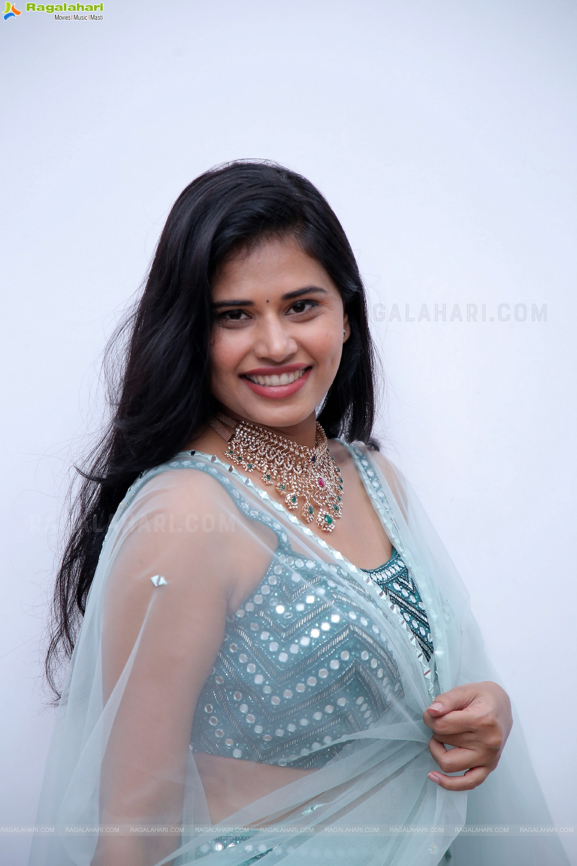 Sahasra Reddy Poses With Jewellery, HD Photo Gallery