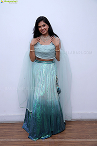 Sahasra Reddy Poses With Jewellery