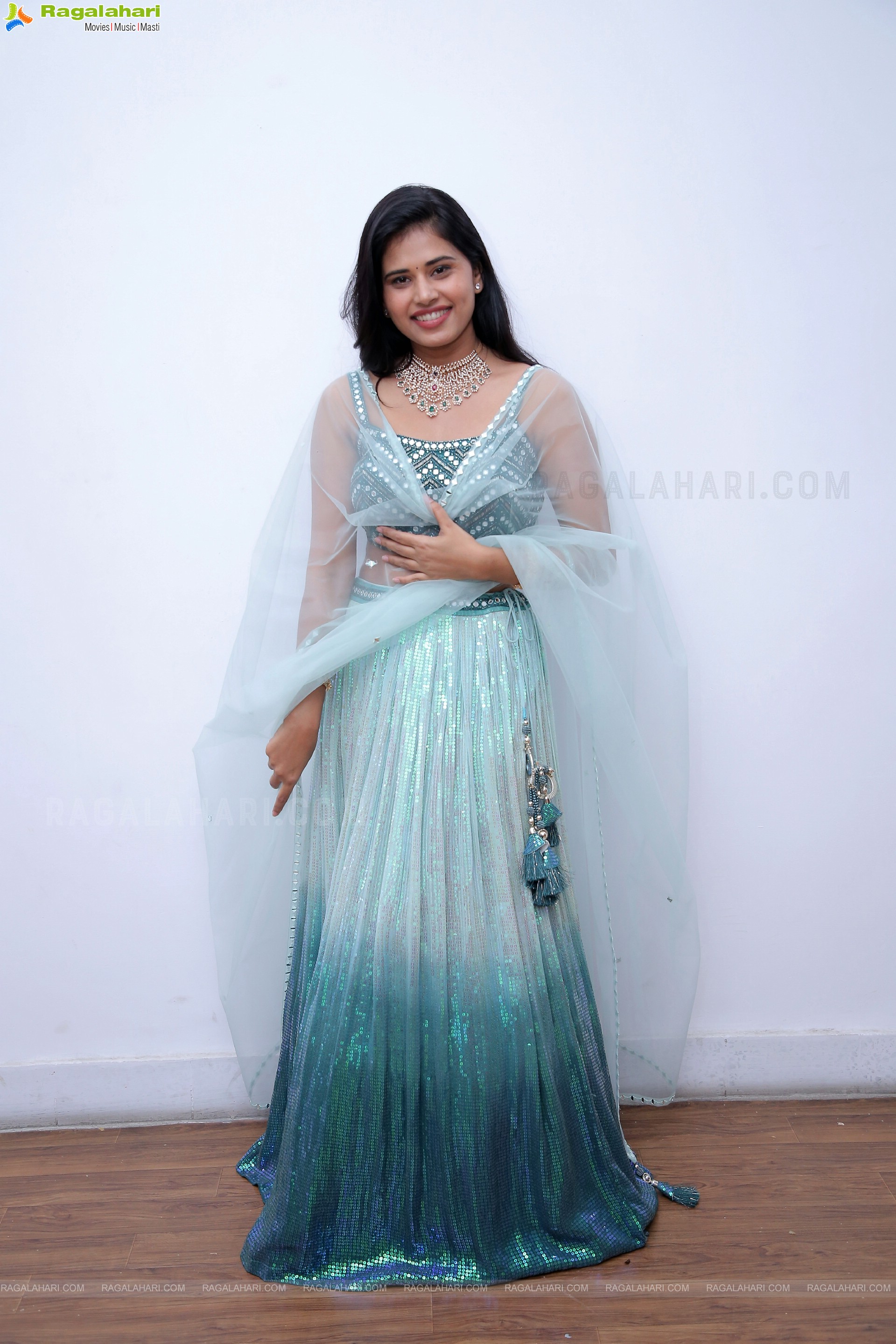 Sahasra Reddy Poses With Jewellery, HD Photo Gallery