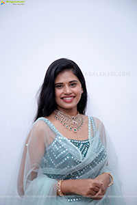 Sahasra Reddy Poses With Jewellery