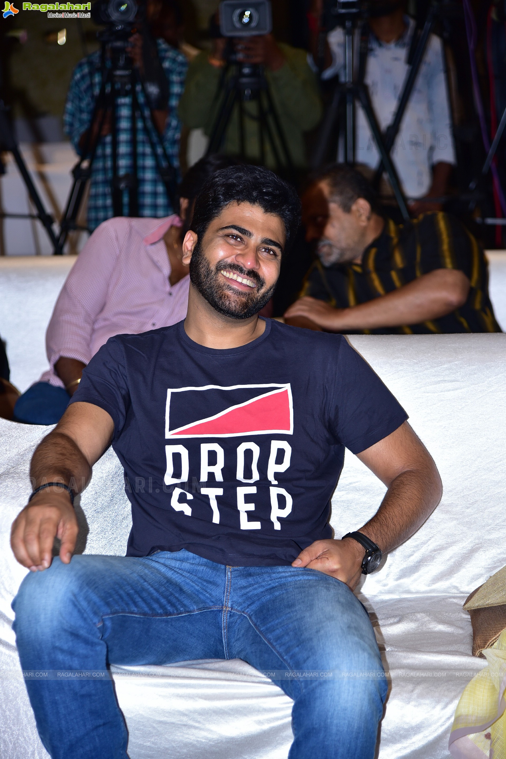 Sharwanand at Oke Oka Jeevitham Movie Press Meet, HD Photo Gallery