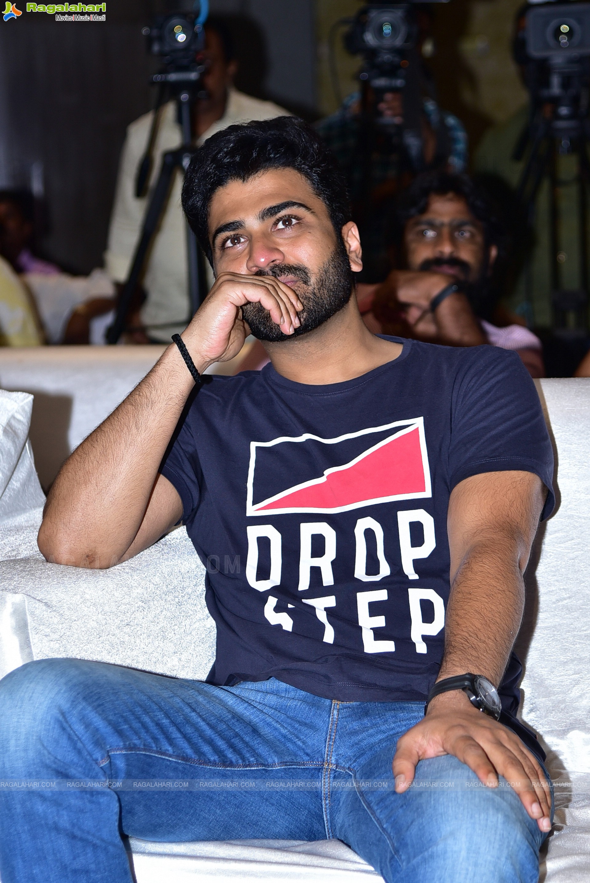 Sharwanand at Oke Oka Jeevitham Movie Press Meet, HD Photo Gallery