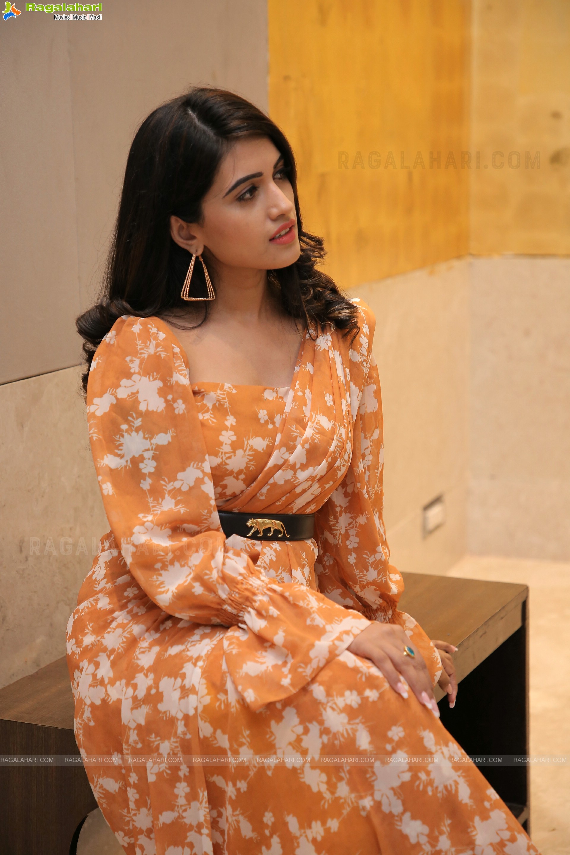 Sravanthi Chokarapu Stills in Orange Floral Saree, HD Photo Gallery