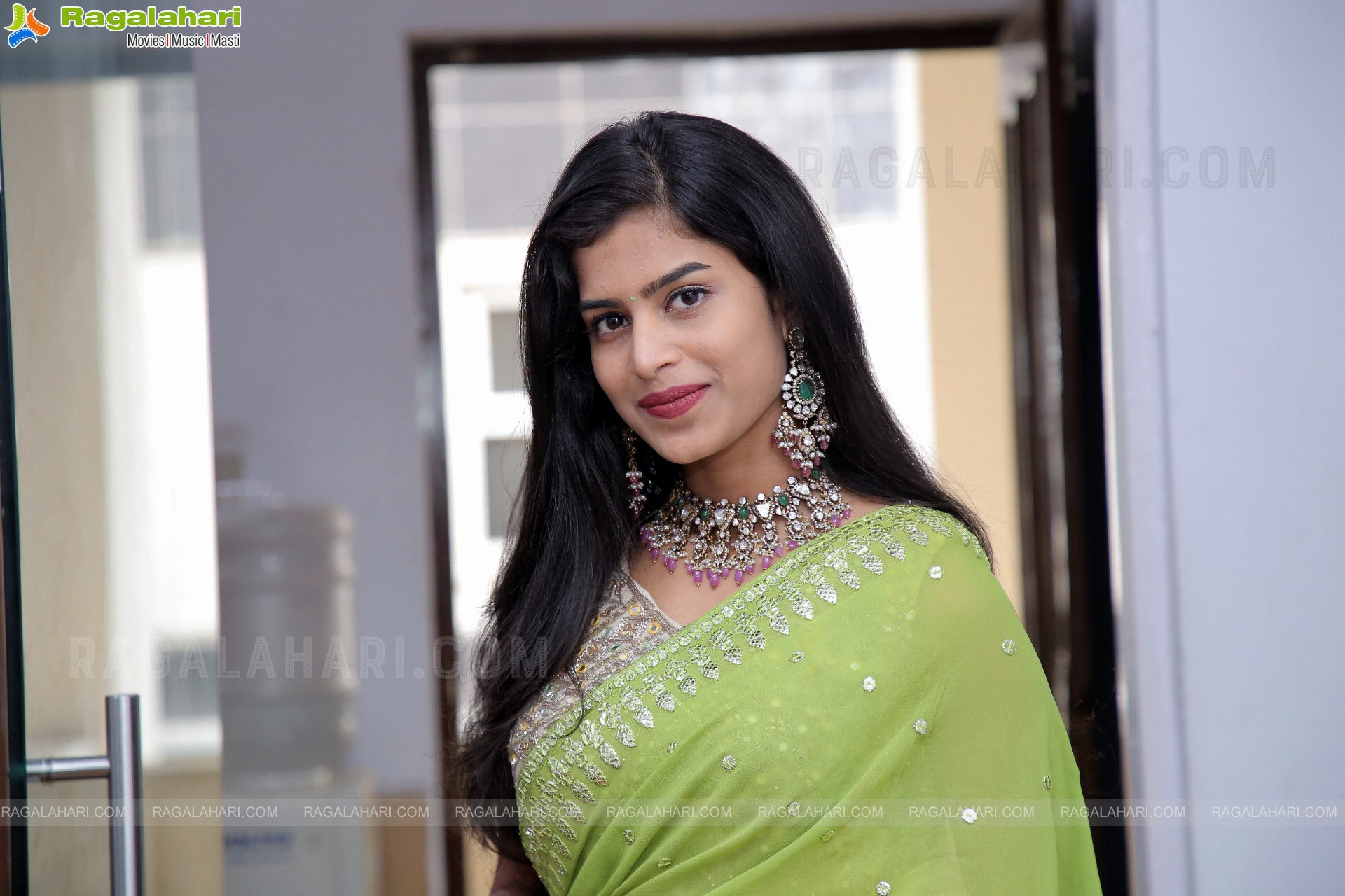 Srilekha Poses With Jewellery, HD Photo Gallery