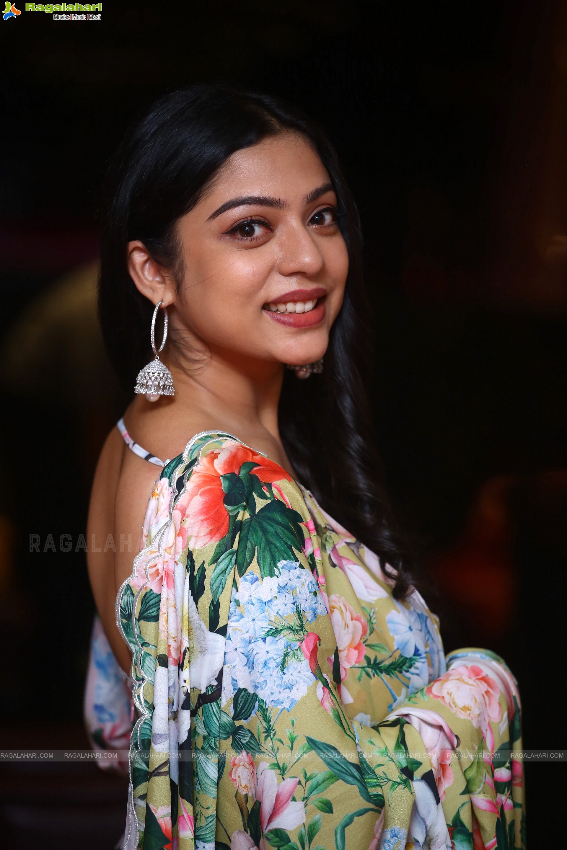 Varsha Bollamma at Swathi Muthyam Movie Trailer Launch, HD Photo Gallery