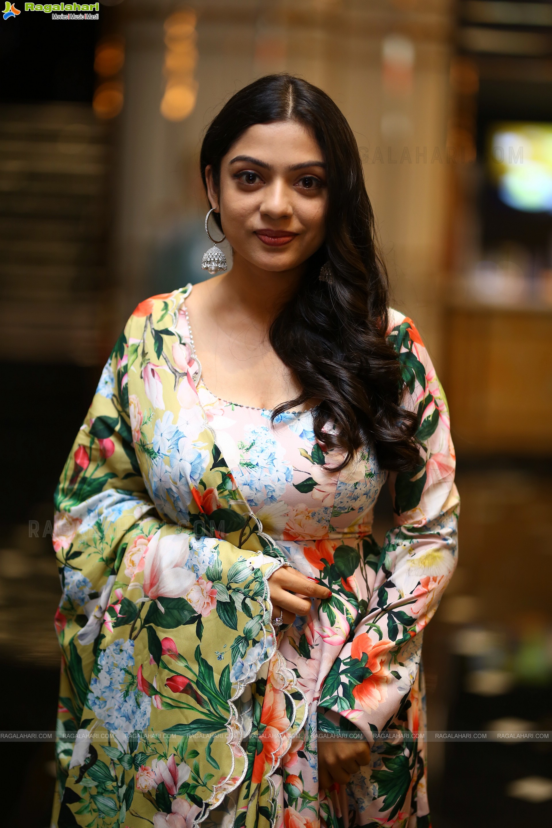 Varsha Bollamma at Swathi Muthyam Movie Trailer Launch, HD Photo Gallery