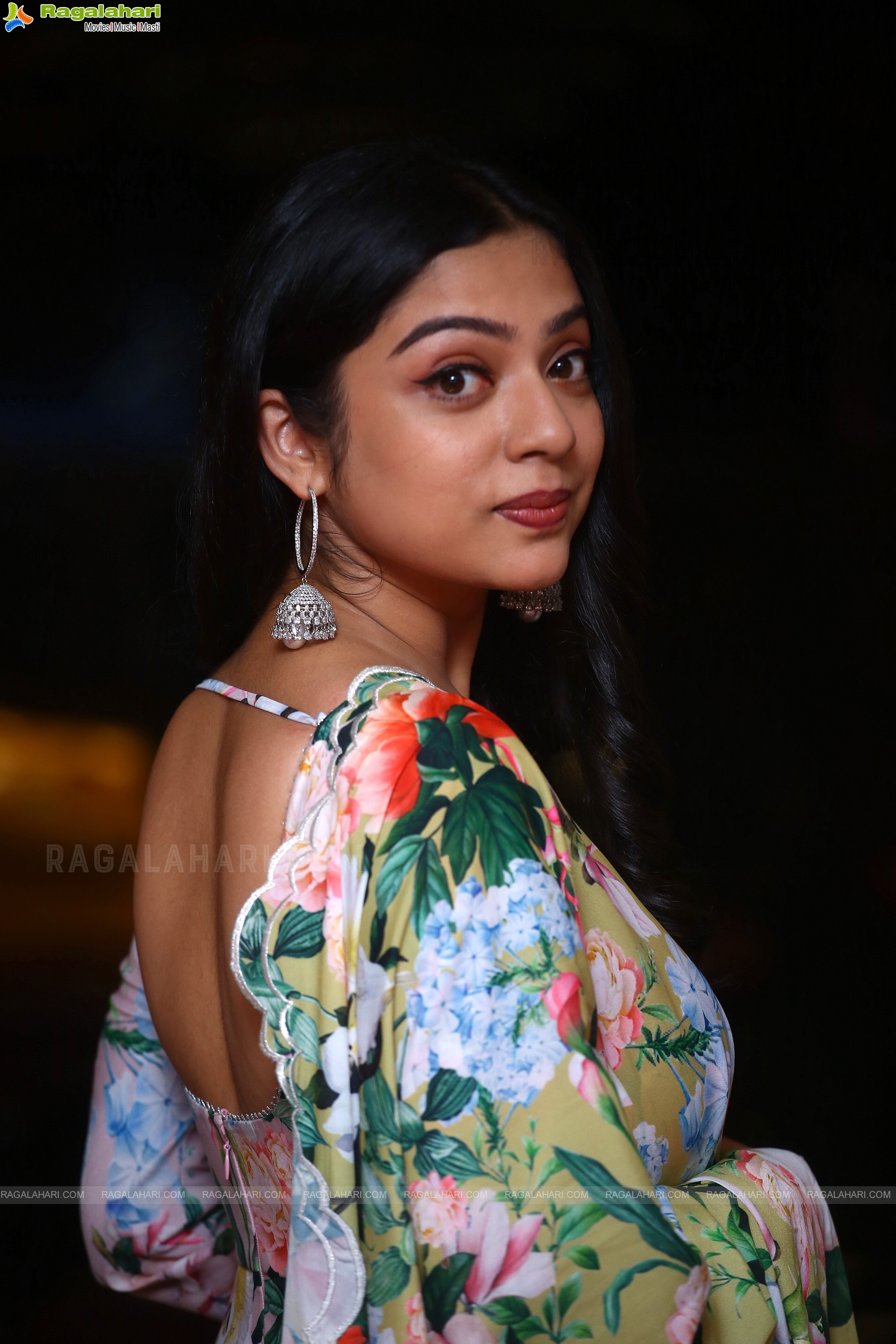 Varsha Bollamma at Swathi Muthyam Movie Trailer Launch, HD Photo Gallery