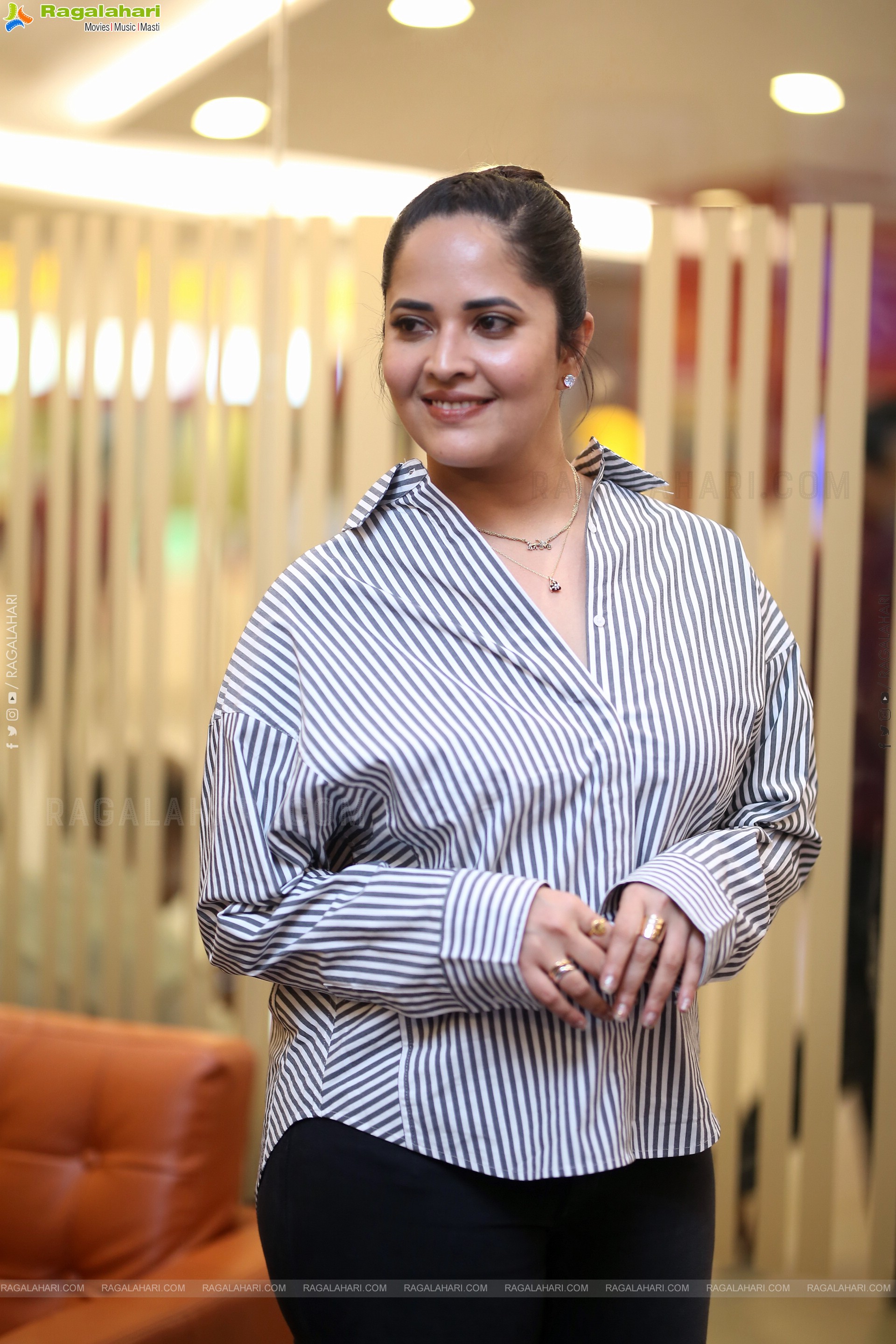 Anasuya at Peddha Kapu-1 Trailer Launch, HD Gallery