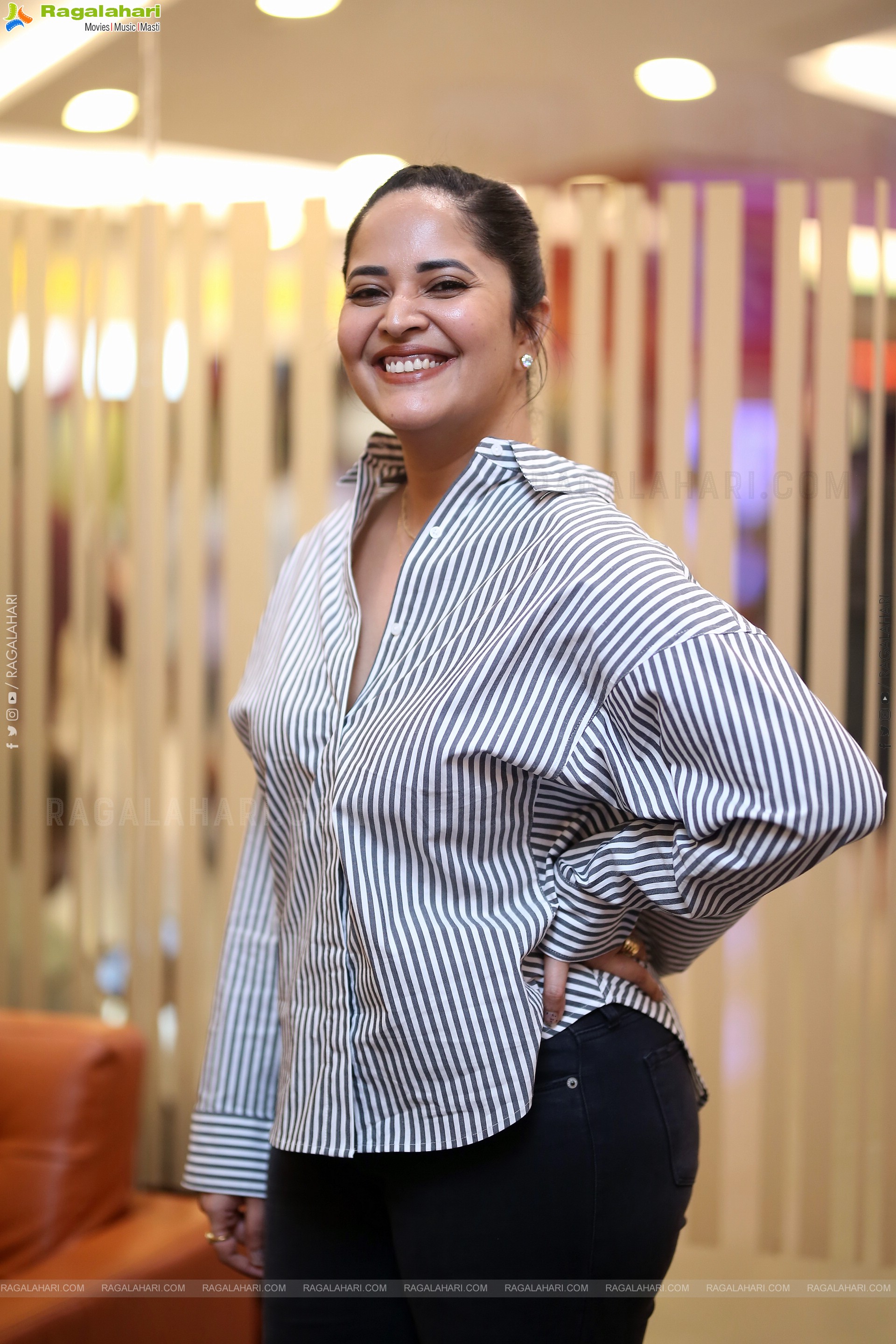 Anasuya at Peddha Kapu-1 Trailer Launch, HD Gallery