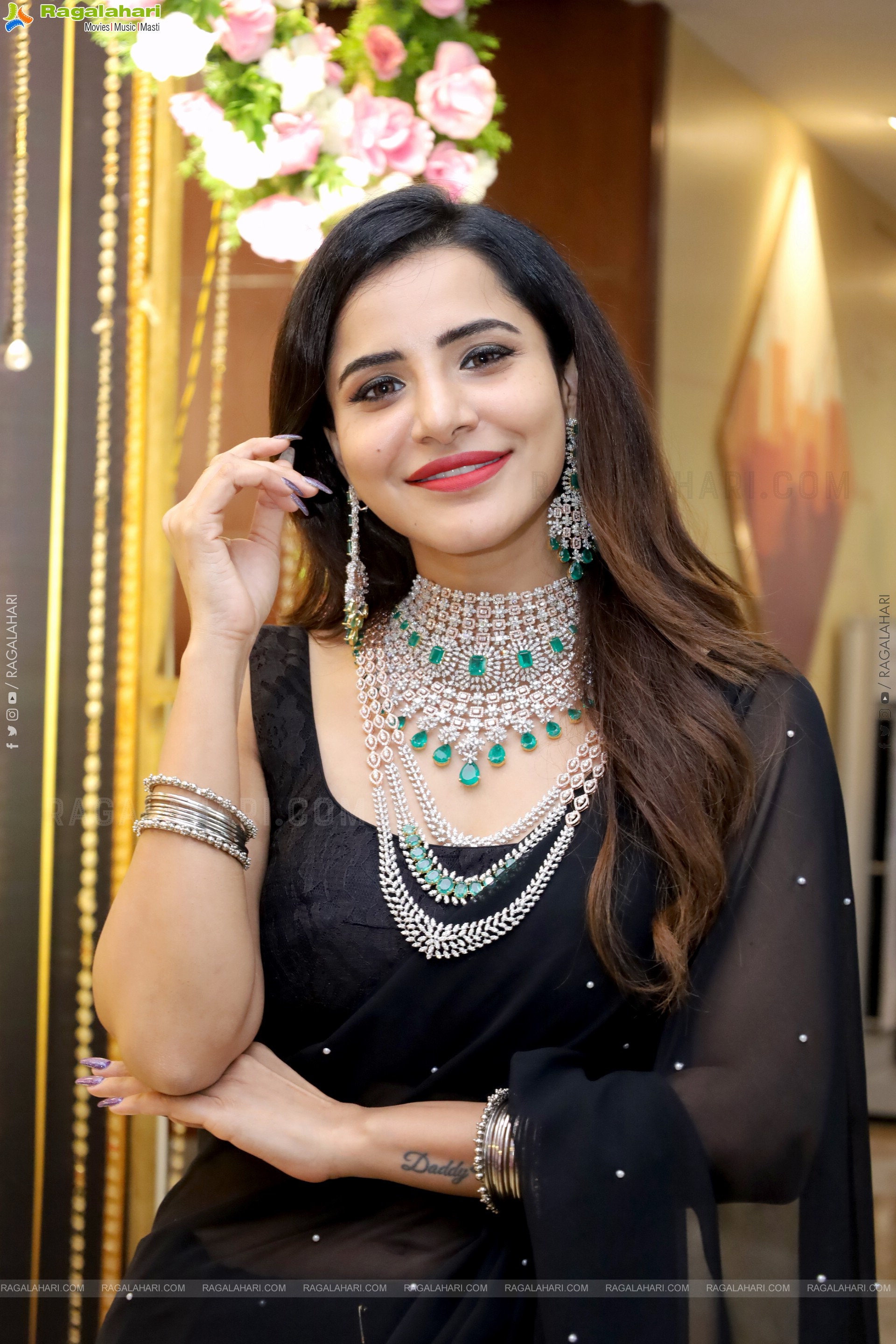 Ashu Reddy stills at Hi Life Jewels Event, HD Gallery