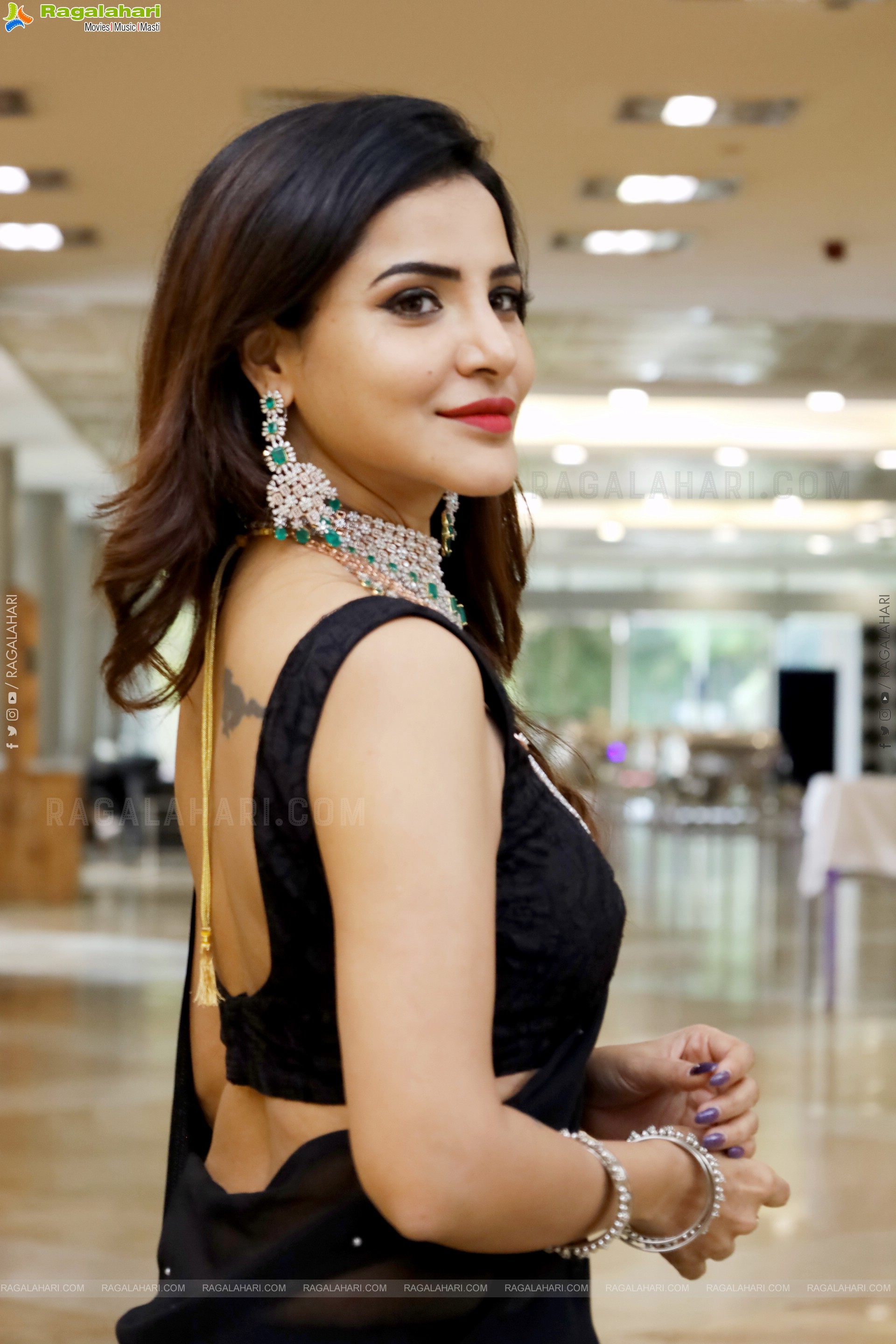 Ashu Reddy stills at Hi Life Jewels Event, HD Gallery