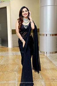 Ashu Reddy stills at Hi Life Jewels Event, HD Photo Gallery
