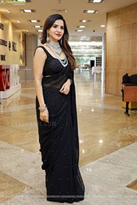 Ashu Reddy stills at Hi Life Jewels Event, HD Photo Gallery